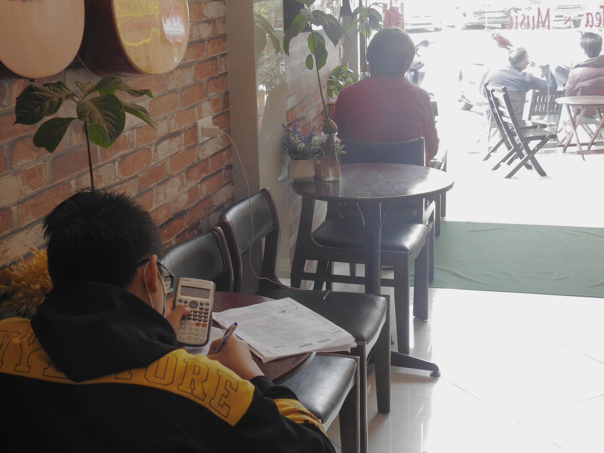 Phụ Huynh lên kế hoạch trông con cho kì nghỉ học kéo dài - Ảnh 4. Phụ Huynh lên kế hoạch trông con cho kì nghỉ học kéo dài - Ảnh 4.