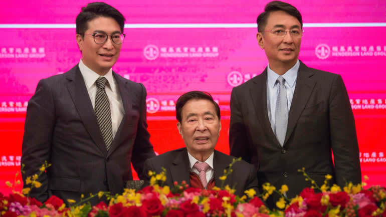 Tỉ phú Lý Gia Thành không còn là người giàu nhất Hong Kong sau 2 thập kỉ - Ảnh 2. Tỉ phú Lý Gia Thành không còn là người giàu nhất Hong Kong sau 2 thập kỉ - Ảnh 2.