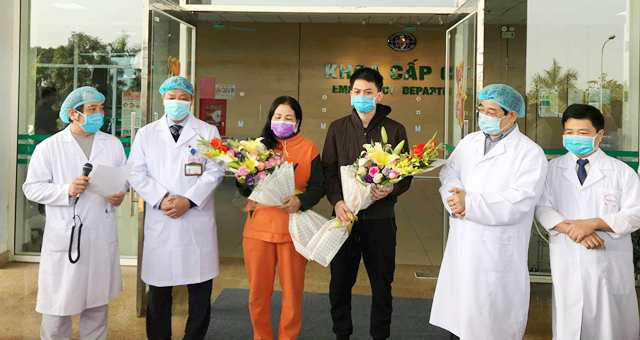 Thêm 2 người nhiễm Covid-19 được chữa khỏi và xuất viện - Ảnh 1. Thêm 2 người nhiễm Covid-19 được chữa khỏi và xuất viện - Ảnh 1.