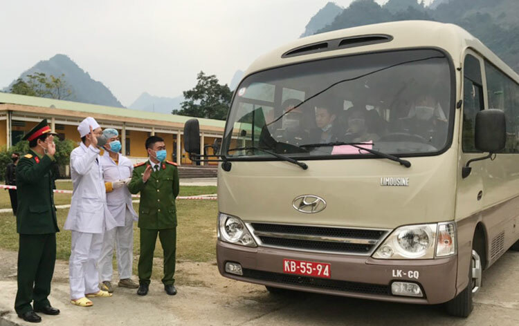 Hàng trăm người được ra khỏi cơ sở cách li - Ảnh 2. Hàng trăm người được ra khỏi cơ sở cách li - Ảnh 2.
