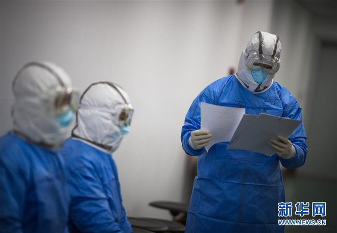 Người Trung Quốc lạc quan chữa bệnh, sinh sống giữa dịch virus corona - Ảnh 5. Người Trung Quốc lạc quan chữa bệnh, sinh sống giữa dịch virus corona - Ảnh 5.
