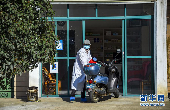 Người Trung Quốc lạc quan chữa bệnh, sinh sống giữa dịch virus corona - Ảnh 12. Người Trung Quốc lạc quan chữa bệnh, sinh sống giữa dịch virus corona - Ảnh 12.