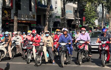 Dịch Covid 19: Đường phố TP HCM dần đông đúc, có 'sinh khí' trở lại