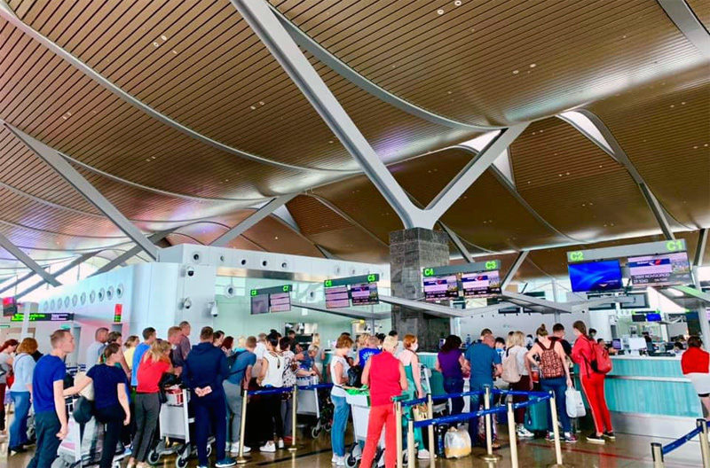 Thuê riêng máy bay, hàng nghìn khách Nga đổ đến Việt Nam - Ảnh 2. Thuê riêng máy bay, hàng nghìn khách Nga đổ đến Việt Nam - Ảnh 2.