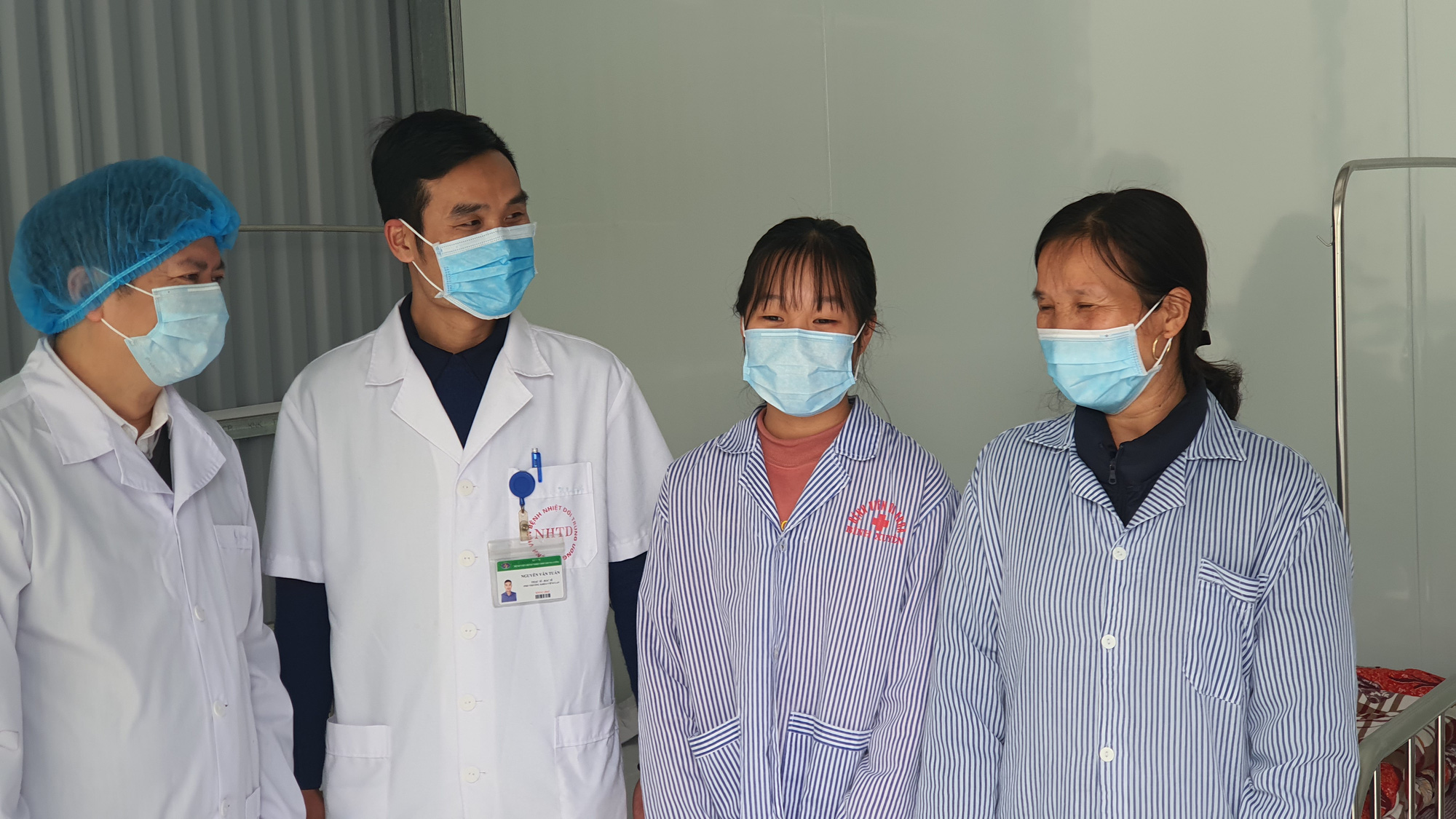 Thêm 2 người nhiễm Covid-19 ở Vĩnh Phúc xuất viện - Ảnh 1. Thêm 2 người nhiễm Covid-19 ở Vĩnh Phúc xuất viện - Ảnh 1.
