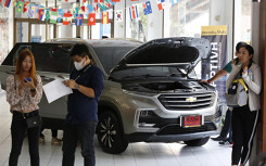 Chevrolet giảm giá ồ ạt, chỉ còn 369 triệu đồng, dân Thái Lan kéo nhau đi mua