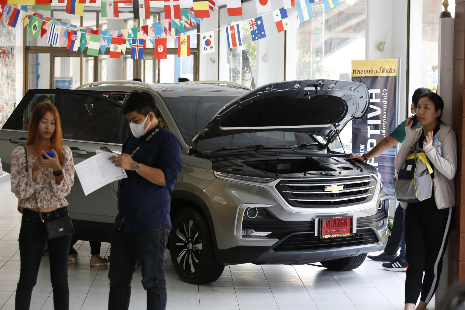 Chevrolet giảm giá ồ ạt, chỉ còn 369 triệu đồng - Ảnh 1. Chevrolet giảm giá ồ ạt, chỉ còn 369 triệu đồng - Ảnh 1.