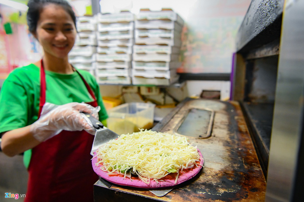 Món pizza thanh long độc lạ xuất hiện trong dịch virus corona - Ảnh 1.