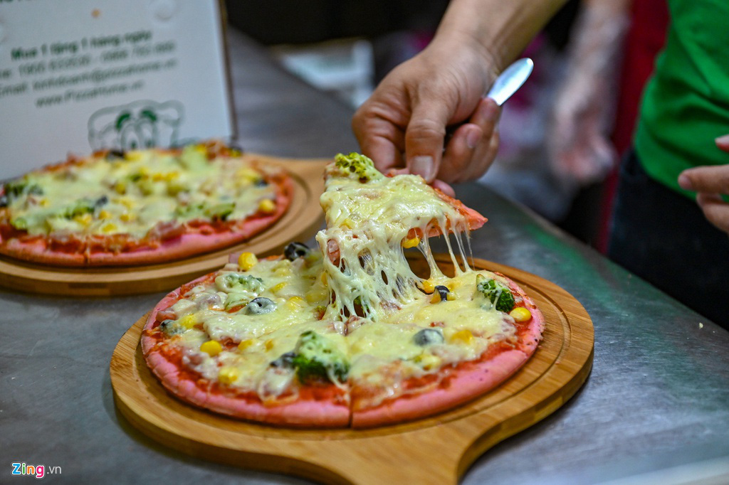 Món pizza thanh long độc lạ xuất hiện trong dịch virus corona - Ảnh 9.