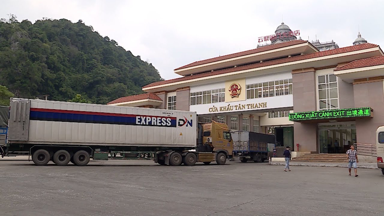 Chính thức thông quan cửa khẩu Tân Thanh, giải cứu nông sản, trái cây xuất khẩu - Ảnh 1. Chính thức thông quan cửa khẩu Tân Thanh, giải cứu nông sản, trái cây xuất khẩu - Ảnh 1.