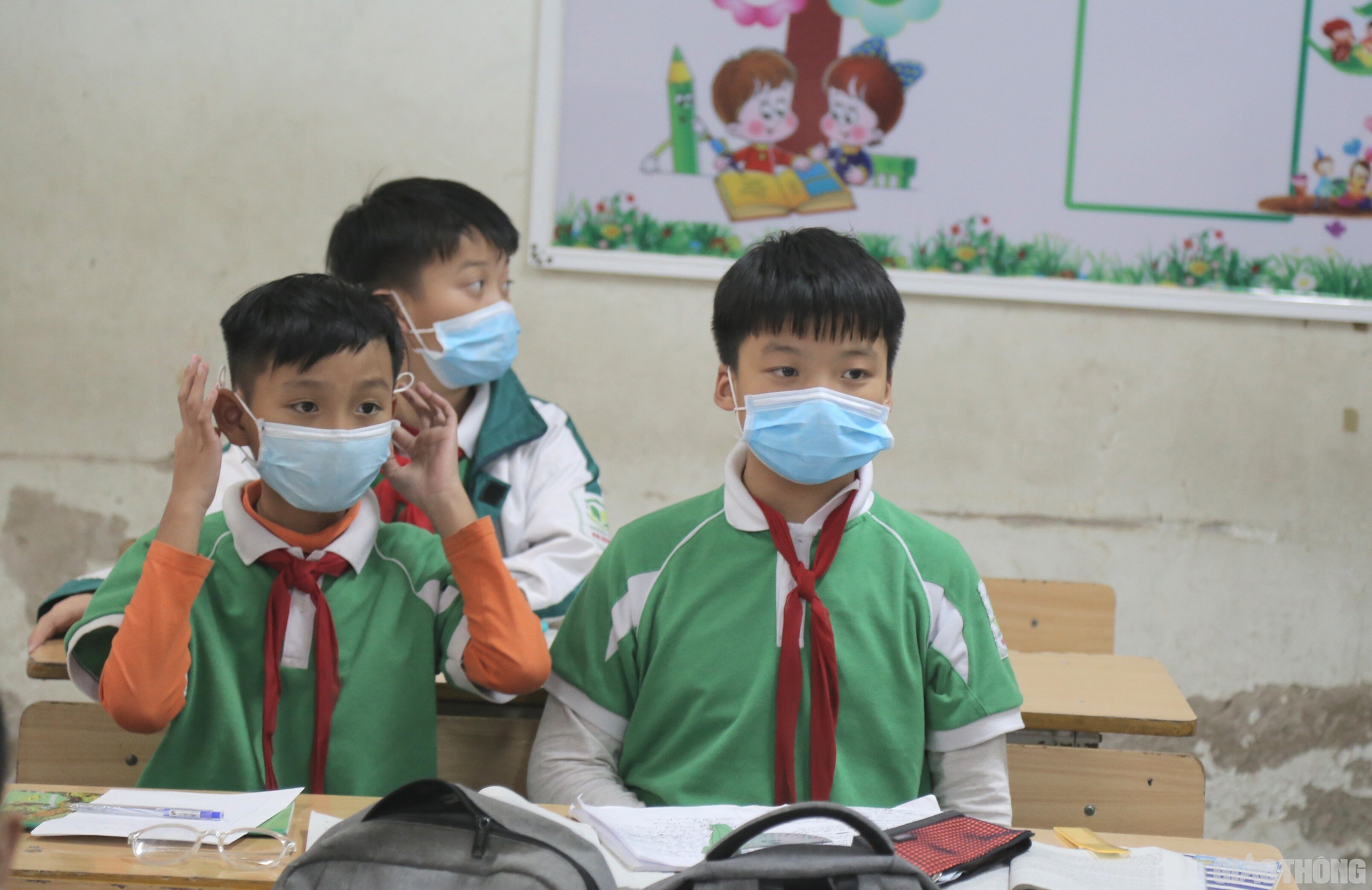 Học sinh Hà Nội đi học trở lại từ ngày 2/3 - Ảnh 1. Học sinh Hà Nội đi học trở lại từ ngày 2/3 - Ảnh 1.