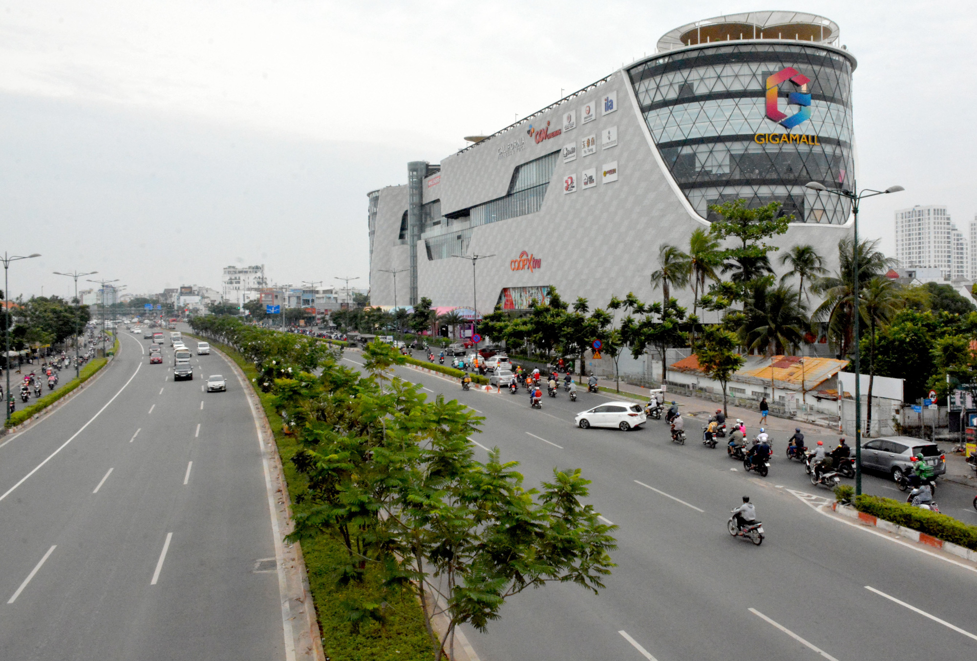 Nhiều 'điểm đen' giao thông ở TP HCM thoát cảnh kẹt xe triền miên giờ cao điểm - Ảnh 8. Nhiều 'điểm đen' giao thông ở TP HCM thoát cảnh kẹt xe triền miên giờ cao điểm - Ảnh 8.