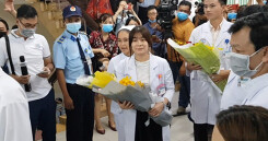 Nữ bác sĩ mang 'trái tim rực lửa' cứu mạng người trong dịch bệnh Covid-19