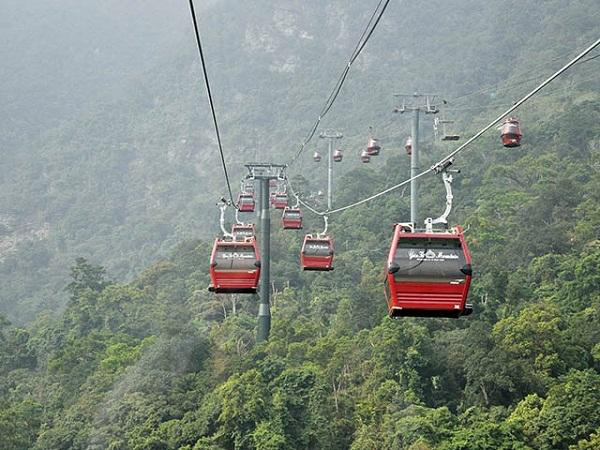 Vé cáp treo Yên Tử giảm giá mạnh để thu hút khách du lịch đến tham quan - Ảnh 1. Vé cáp treo Yên Tử giảm giá mạnh để thu hút khách du lịch đến tham quan - Ảnh 1.