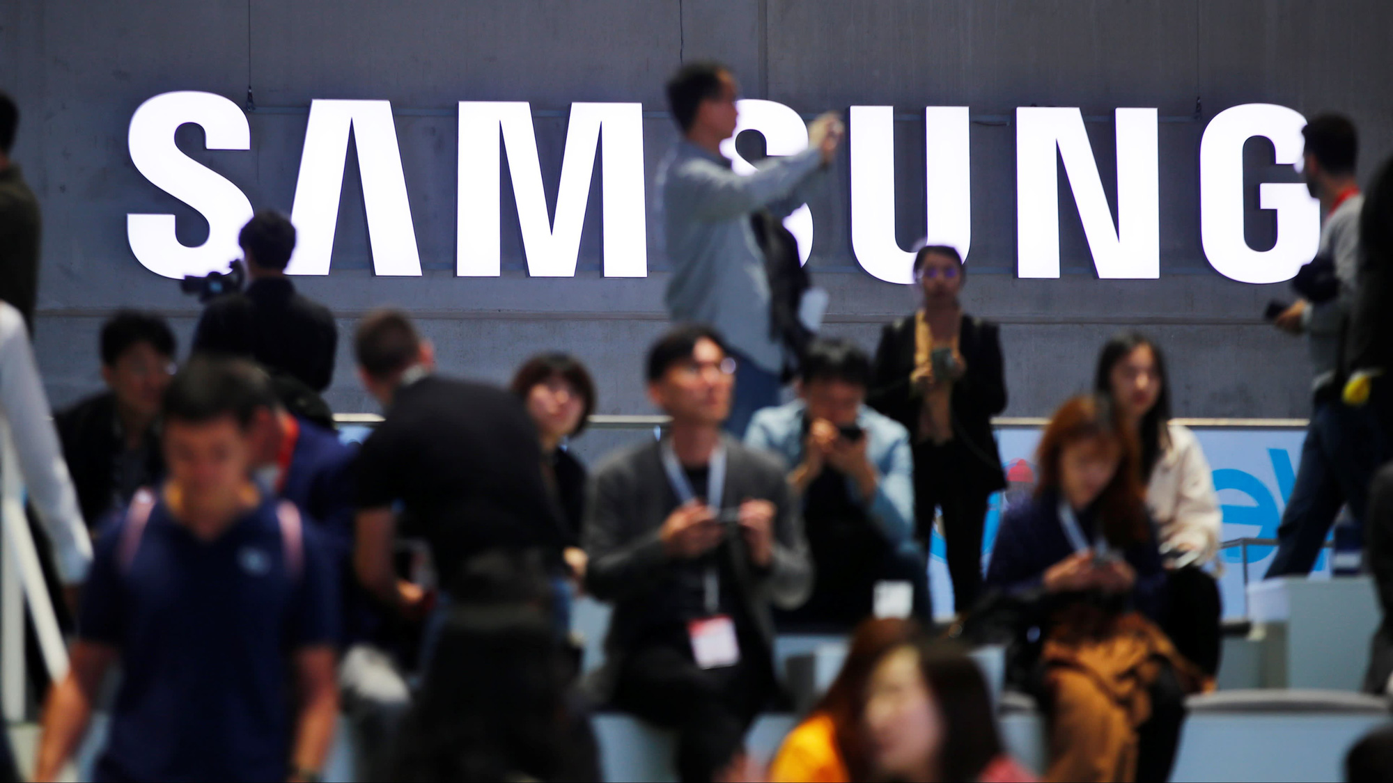Samsung đóng cửa nhà máy vì phát hiện nhân viên nhiễm virus corona - Ảnh 1. Samsung đóng cửa nhà máy vì phát hiện nhân viên nhiễm virus corona - Ảnh 1.