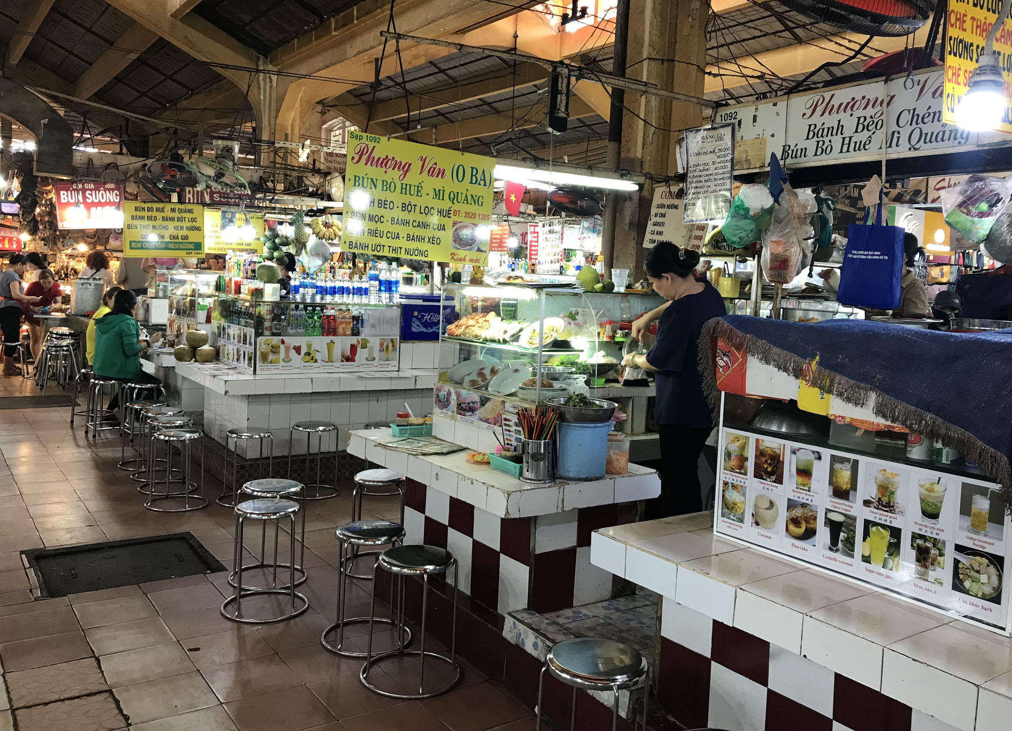 Chợ Bến Thành, Saigon Square ế chưa từng thấy, có tiểu thương đóng cửa, sang sạp vì virus corona - Ảnh 8. Chợ Bến Thành, Saigon Square ế chưa từng thấy, có tiểu thương đóng cửa, sang sạp vì virus corona - Ảnh 8.