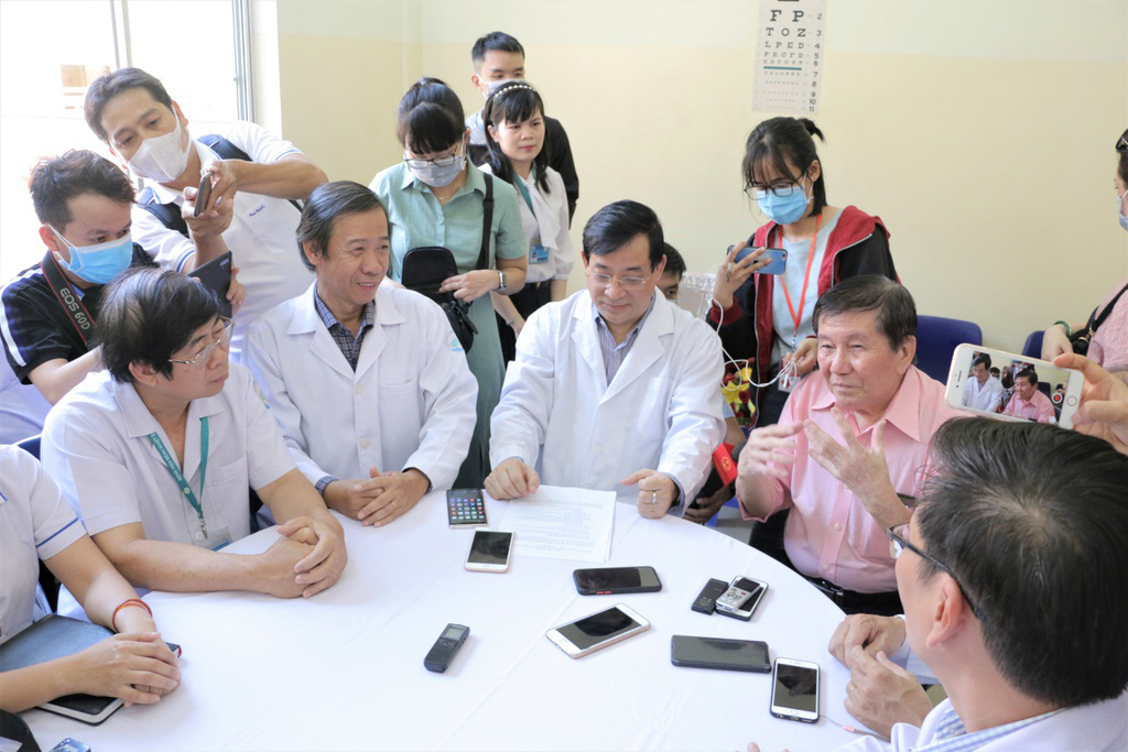 Liều thuốc giúp Việt kiều Mỹ hết nhiễm virus corona - Ảnh 2. Liều thuốc giúp Việt kiều Mỹ hết nhiễm virus corona - Ảnh 2.