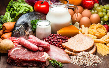 Giá cả thị trường hôm nay 24/2: Siêu thị khuyến mãi mạnh thịt gà, hải sản