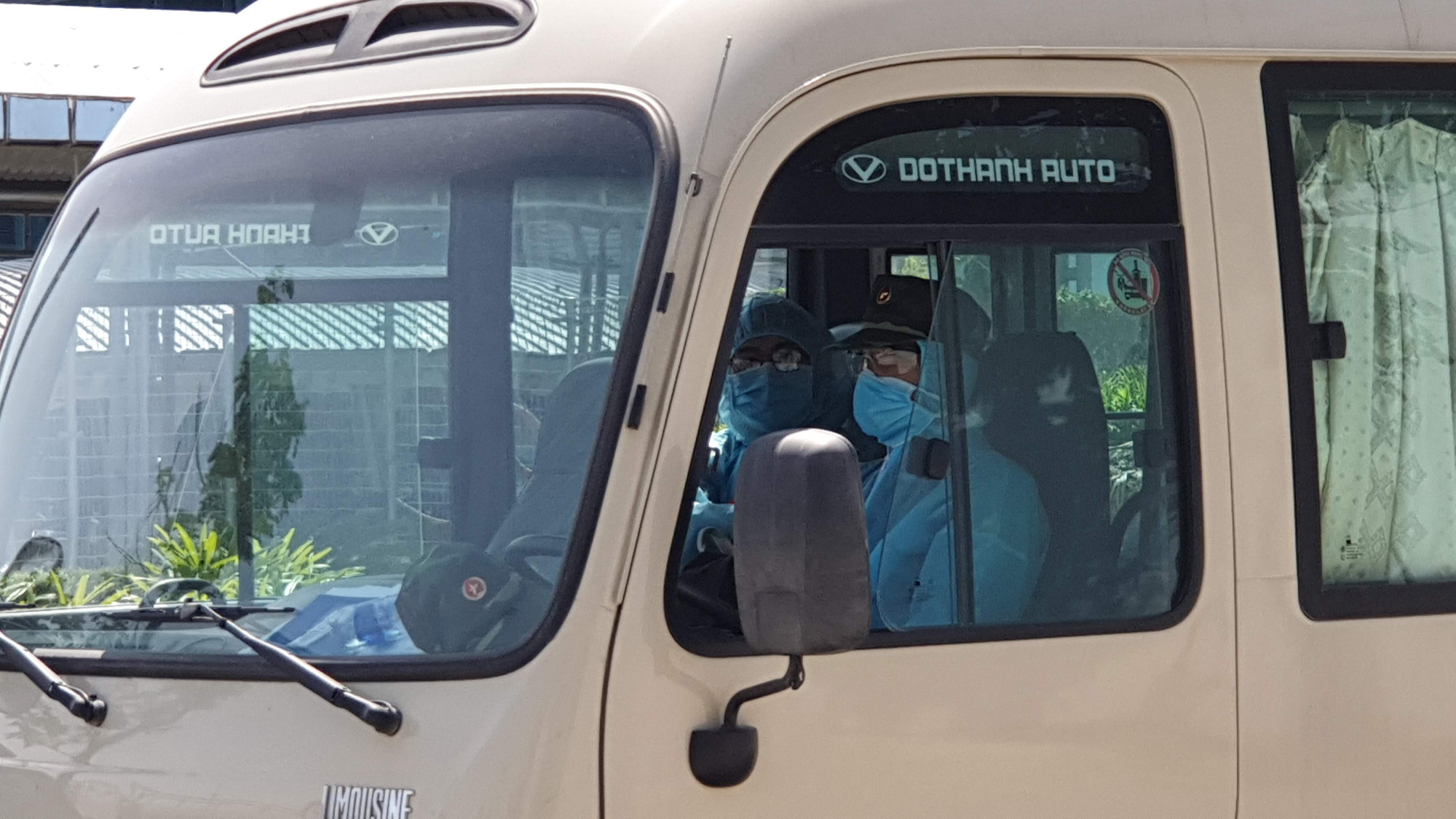 20 người Hàn Quốc đến Đà Nẵng được cách li tại khách sạn Sông Hàn, sức khỏe bình thường - Ảnh 1. 20 người Hàn Quốc đến Đà Nẵng được cách li tại khách sạn Sông Hàn, sức khỏe bình thường - Ảnh 1.