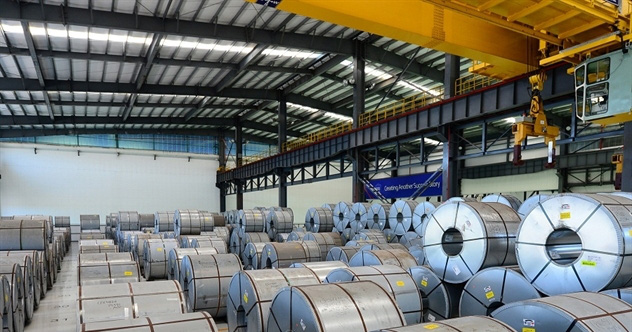 Cuộc đua giữa Tôn Hoa Sen và Thép Nam Kim trở nên nóng hơn - Ảnh 1. Cuộc đua giữa Tôn Hoa Sen và Thép Nam Kim trở nên nóng hơn - Ảnh 1.