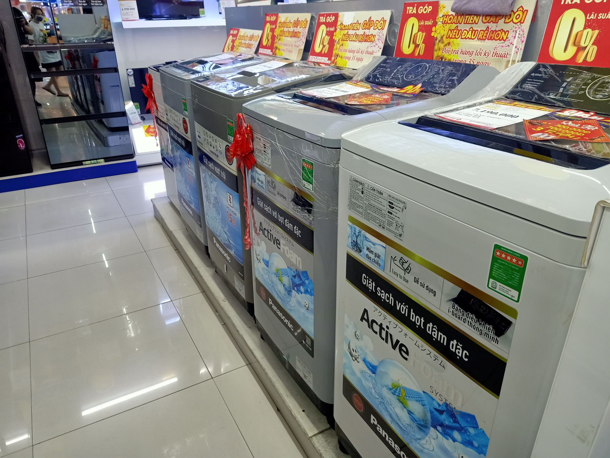Điện lạnh giảm giá tuần này: Máy điều hòa giá tốt để kích cầu mua sắm cho mùa nóng - Ảnh 2. Điện lạnh giảm giá tuần này: Máy điều hòa giá tốt để kích cầu mua sắm cho mùa nóng - Ảnh 2.
