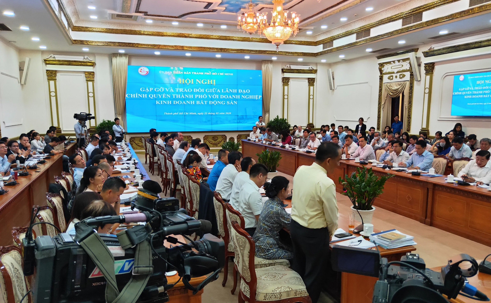 Câu chuyện 'quả trứng gà' của vị doanh nhân và quyết tâm 'ai sợ thì đứng qua một bên' của lãnh đạo TP HCM - Ảnh 3. Câu chuyện 'quả trứng gà' của vị doanh nhân bất động sản và quyết tâm 'ai sợ thì đứng qua một bên' của lãnh đạo TP HCM - Ảnh 3.