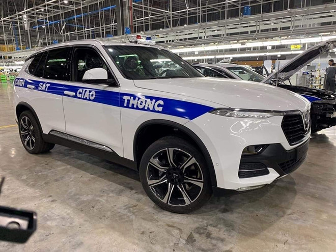 Cảnh sát giao thông sẽ sử dụng xe VinFast của tỉ phú Phạm Nhật Vượng để làm nhiệm vụ? - Ảnh 1. Cảnh sát giao thông sẽ sử dụng xe VinFast của tỉ phú Phạm Nhật Vượng để làm nhiệm vụ? - Ảnh 1.