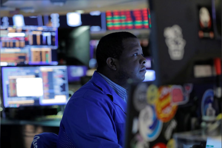 Dow Jones mất hơn 1.000 điểm - Ảnh 1.