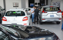 Đại lí ô tô tại Việt Nam chạy đua giảm giá bán xe
