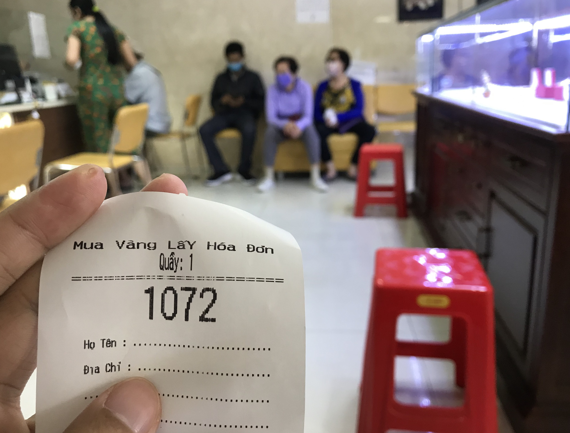 Vàng mất vài triệu sau ngày lên đỉnh lịch sử, kịch bản  lặp lại năm 2011? - Ảnh 2.