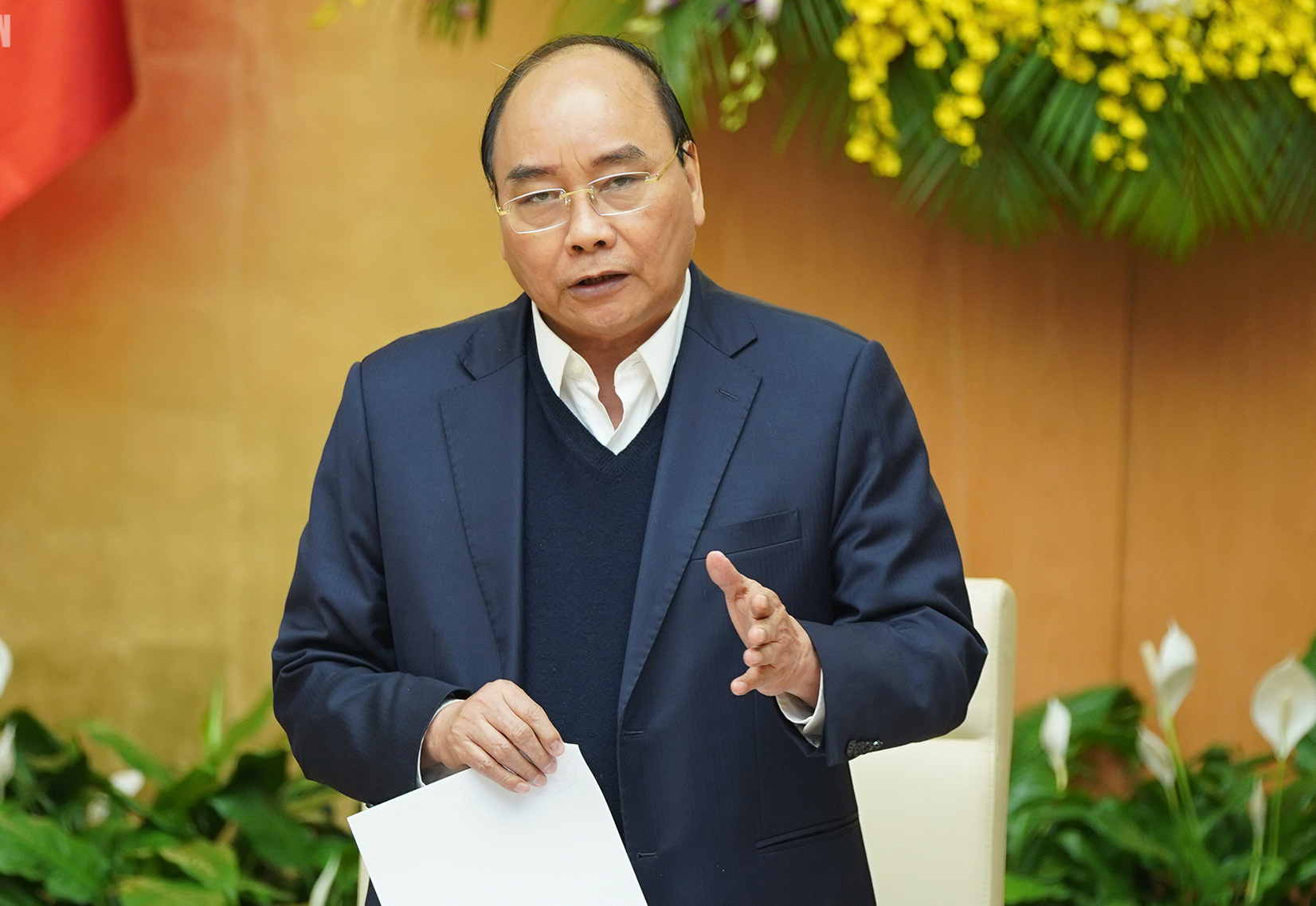 Thủ tướng yêu cầu đảm bảo an toàn cho người dân, chưa điều chỉnh chỉ tiêu tăng trưởng vì dịch Covid-19 - Ảnh 1. Thủ tướng yêu cầu đảm bảo an toàn cho người dân, chưa điều chỉnh chỉ tiêu tăng trưởng vì dịch Covid-19 - Ảnh 1.