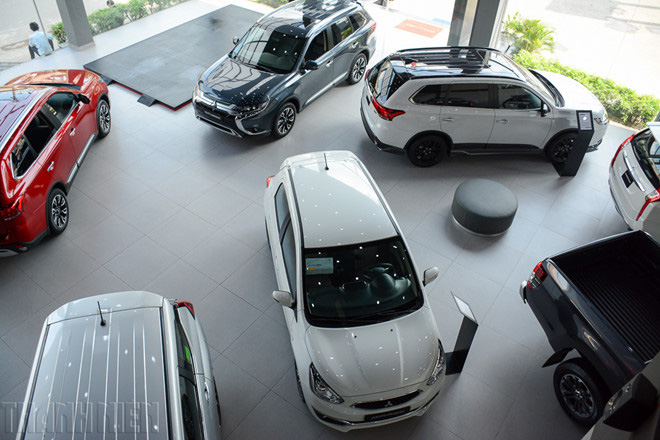 Đại lí ô tô tại Việt Nam chạy đua giảm giá bán xe - Ảnh 2. Đại lí ô tô tại Việt Nam chạy đua giảm giá bán xe - Ảnh 2.