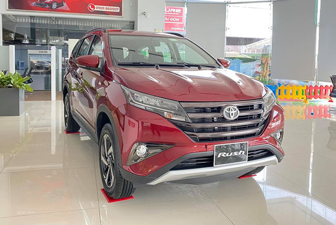 Đại lí ô tô tại Việt Nam chạy đua giảm giá bán xe - Ảnh 3. Đại lí ô tô tại Việt Nam chạy đua giảm giá bán xe - Ảnh 3.