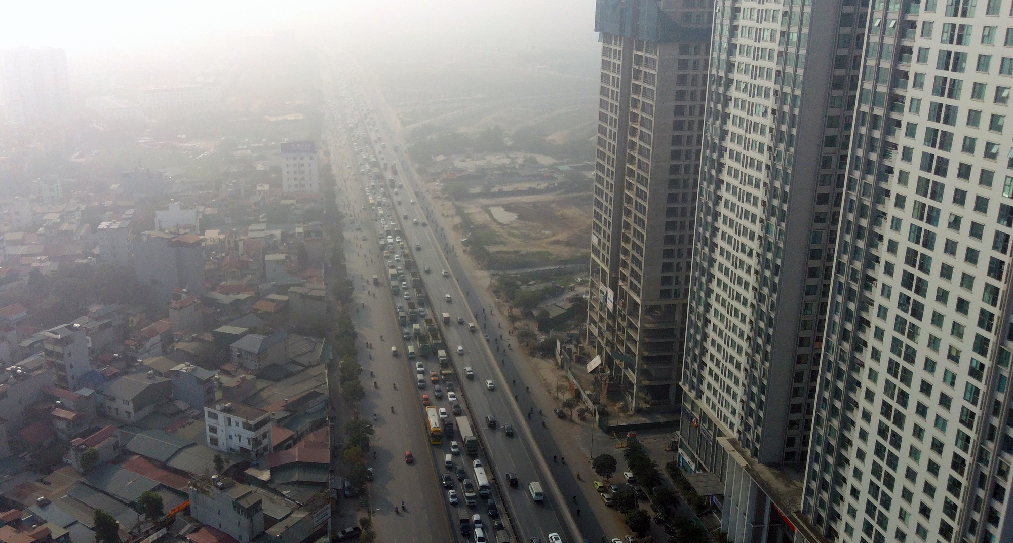 Vành đai 3 trên cao thường xuyên ùn tắc trong đợt sửa khe co giãn - Ảnh 2. Vành đai 3 trên cao thường xuyên ùn tắc trong đợt sửa khe co giãn - Ảnh 2.