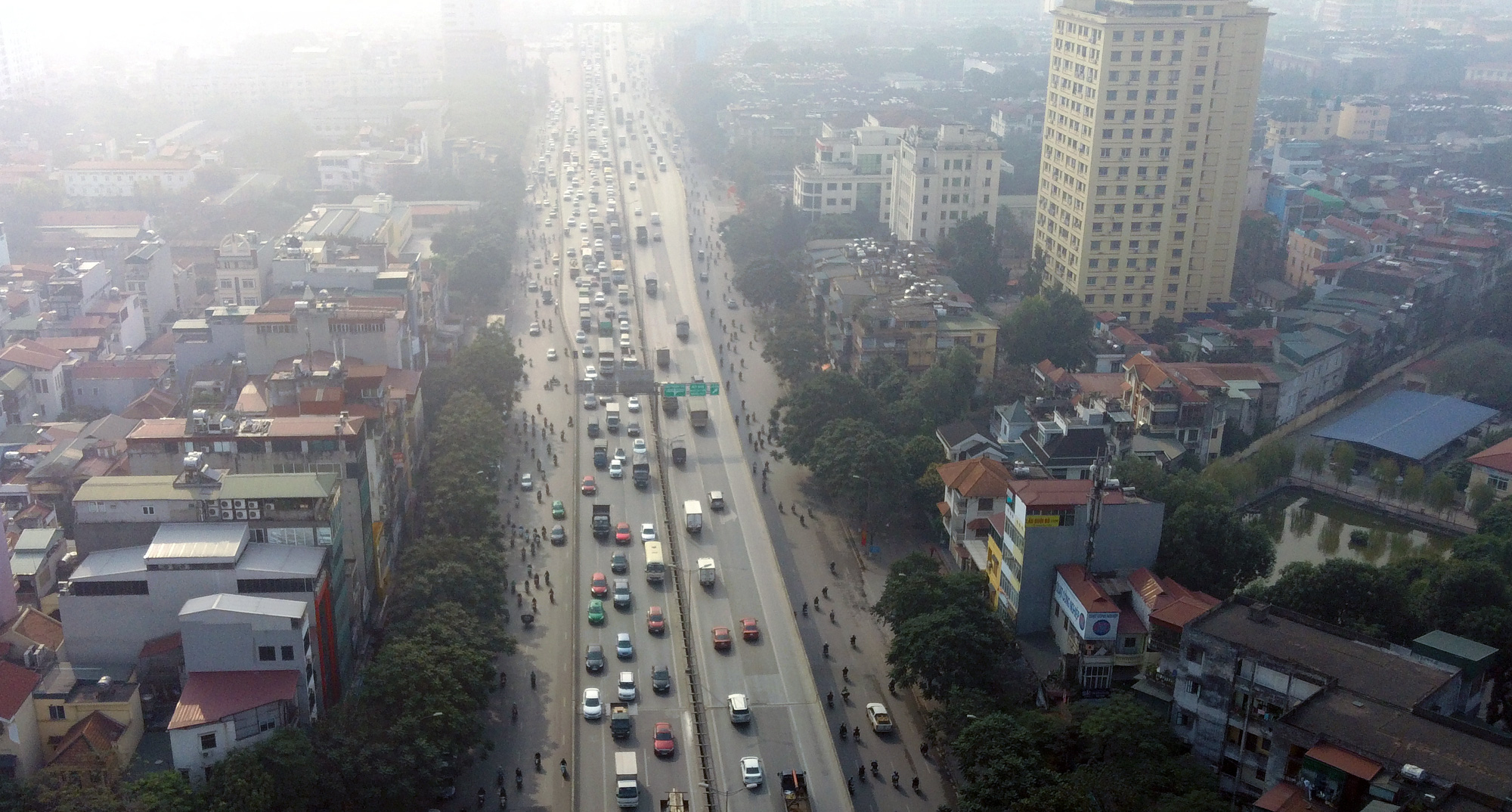 Vành đai 3 trên cao thường xuyên ùn tắc trong đợt sửa khe co giãn - Ảnh 4. Vành đai 3 trên cao thường xuyên ùn tắc trong đợt sửa khe co giãn - Ảnh 4.