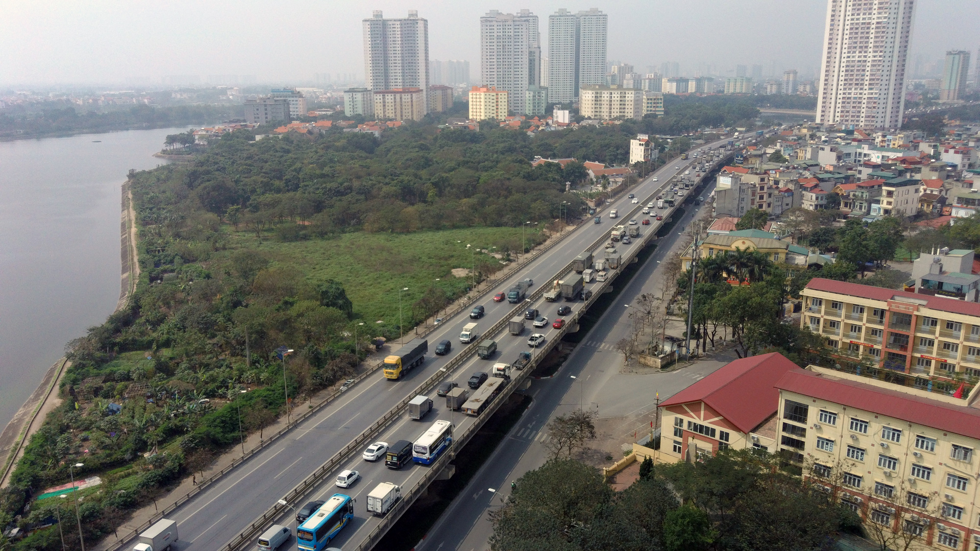 Vành đai 3 trên cao thường xuyên ùn tắc trong đợt sửa khe co giãn - Ảnh 7. Vành đai 3 trên cao thường xuyên ùn tắc trong đợt sửa khe co giãn - Ảnh 7.