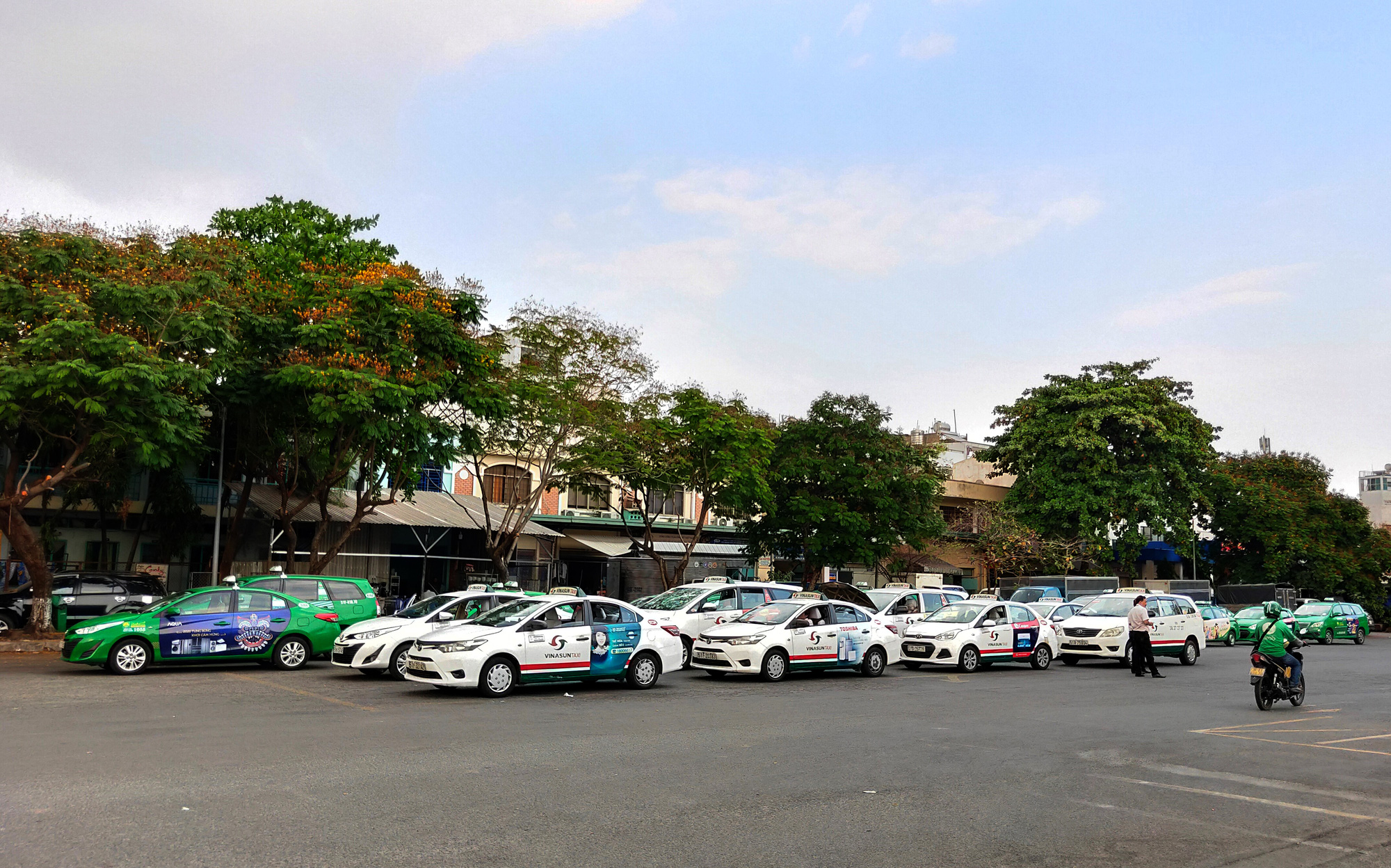 Ga Sài Gòn vắng lặng kì lạ, tàu hủy chuyến sau đợt nghỉ Tết Nguyên đán - Ảnh 4. Ga Sài Gòn vắng lặng kì lạ, tàu hủy chuyến sau đợt nghỉ Tết Nguyên đán - Ảnh 4.