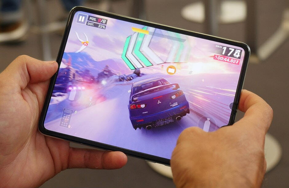 Samsung Galaxy Fold 2 sẽ có mặt kính cong, hỗ trợ S-pen nhưng camera không phải cao cấp nhất - Ảnh 1. Samsung Galaxy Fold 2 sẽ có mặt kính cong, hỗ trợ S-pen nhưng camera không phải cao cấp nhất - Ảnh 1.
