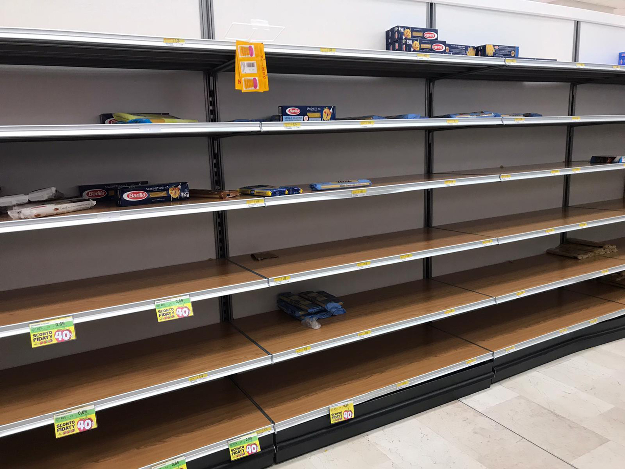 Italy đóng cửa một số địa điểm du lịch nổi tiếng tại đất nước này để đối phó với virus corona - Ảnh 17. Italy đóng cửa một số địa điểm du lịch nổi tiếng tại đất nước này để đối phó với virus corona - Ảnh 17.