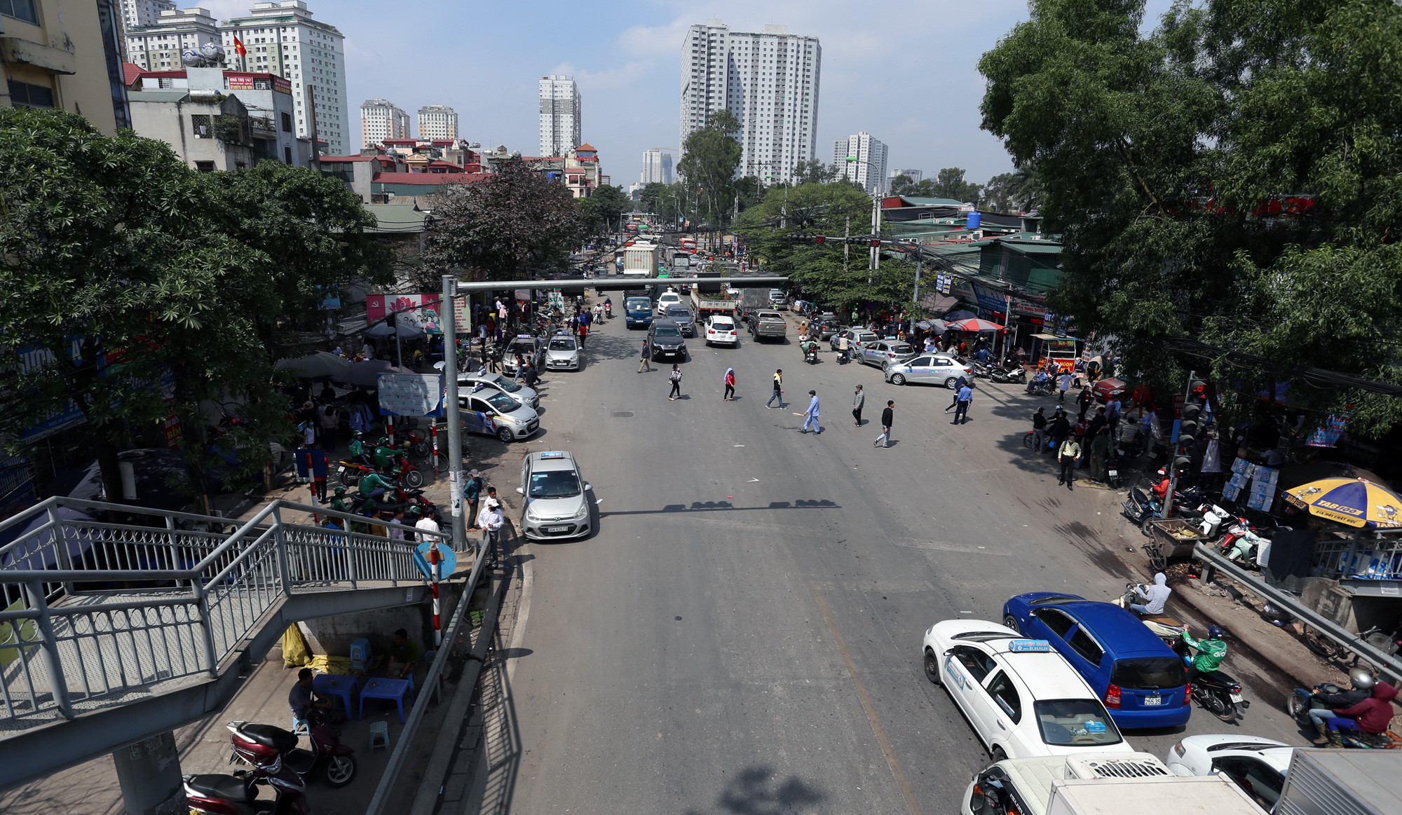 Hà Nội: 'Ám ảnh' tắc đường Cầu Bươu, cầu Tó - Ảnh 11. Hà Nội: 'Ám ảnh' tắc đường Cầu Bươu, cầu Tó - Ảnh 11.