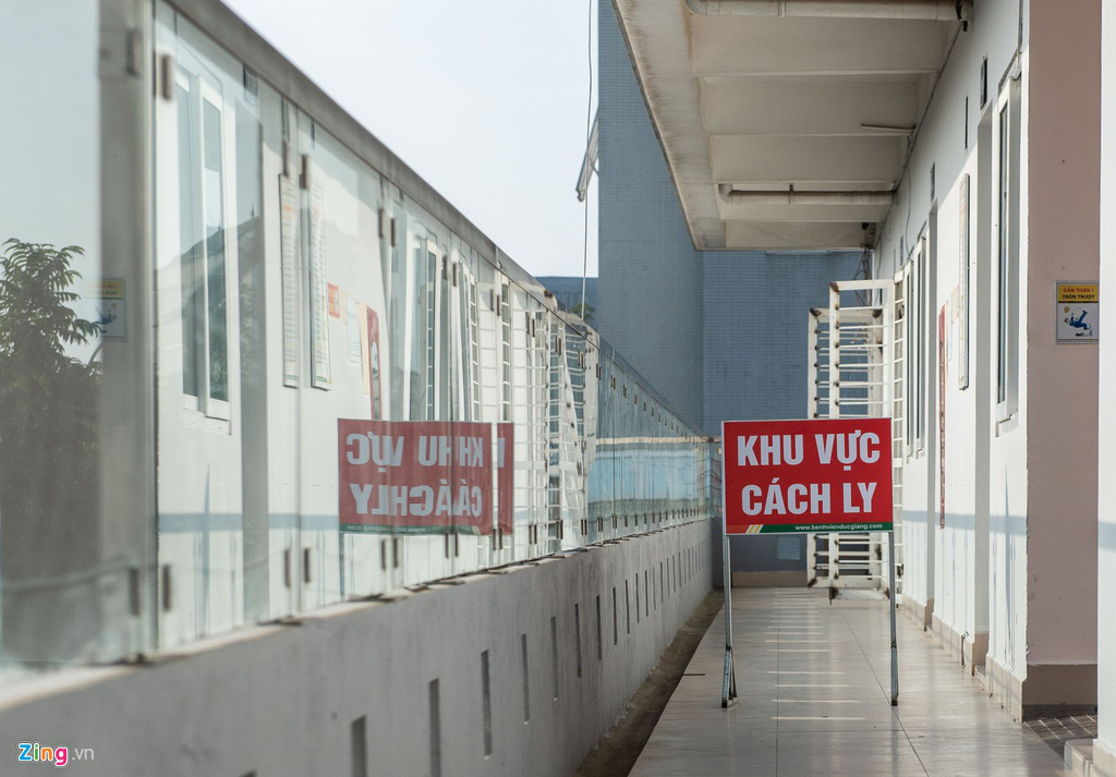 Bí thư Hà Nội Vương Đình Huệ thăm nơi cách li dịch Covid-19 - Ảnh 8. Bí thư Hà Nội Vương Đình Huệ thăm nơi cách li dịch Covid-19 - Ảnh 8.