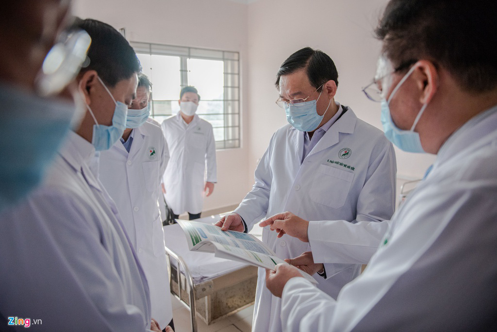 Bí thư Hà Nội Vương Đình Huệ thăm nơi cách li dịch Covid-19 - Ảnh 5. Bí thư Hà Nội Vương Đình Huệ thăm nơi cách li dịch Covid-19 - Ảnh 5.