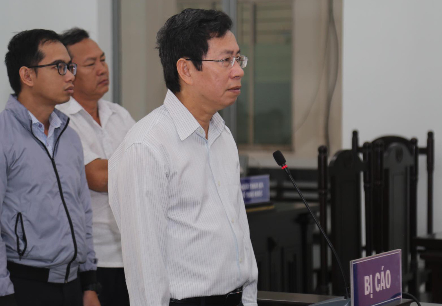 Liên quan đến đất đai Phó chủ tịch UBND TP Nha Trang Lê Huy Toàn hầu tòa - Ảnh 1. Liên quan đến đất đai Phó chủ tịch UBND TP Nha Trang Lê Huy Toàn hầu tòa - Ảnh 1.