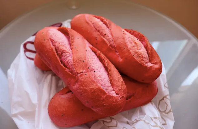 Báo nước ngoài nói về ổ bánh mì giải cứu thanh long của Việt Nam - Ảnh 8.