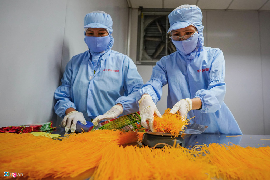 Bún dưa hấu, bánh tráng thanh long xuất khẩu - Ảnh 1. Bún dưa hấu, bánh tráng thanh long xuất khẩu - Ảnh 1.
