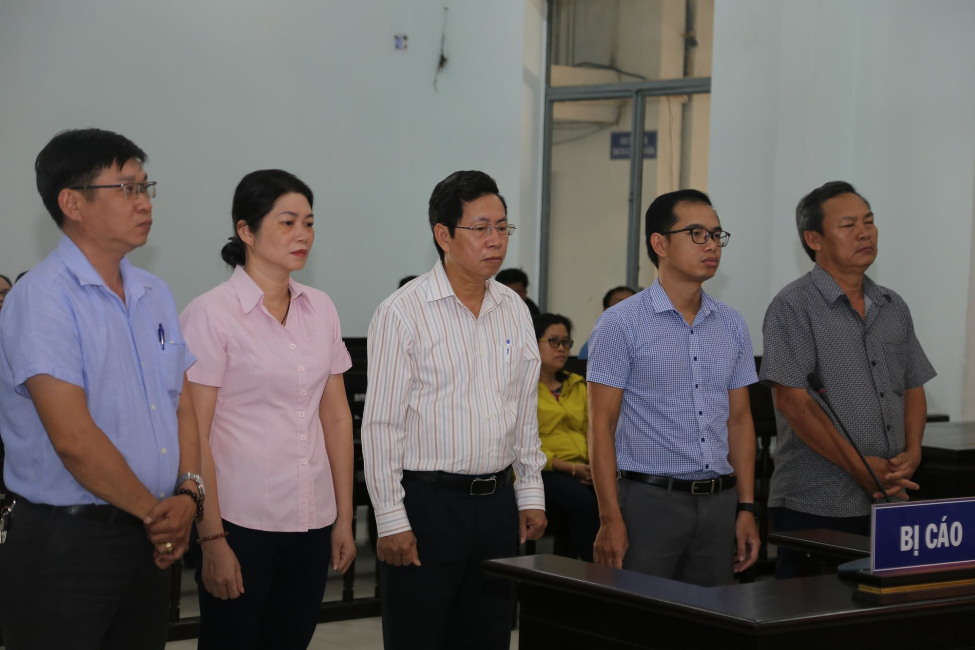 PCT UBND TP Nha Trang Lê Huy Toàn lãnh án 9 tháng tù vì liên quan đến dự án KĐT Hoàng Long - Ảnh 1. PCT UBND TP Nha Trang Lê Huy Toàn lãnh án 9 tháng tù vì liên quan đến dự án KĐT Hoàng Long - Ảnh 1.