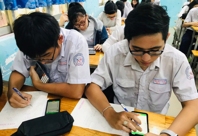 TP HCM chốt thời điểm đi học lại: lớp 12 nghỉ hết 8/3, từ mầm non đến lớp 11 nghỉ hết 15/3 - Ảnh 1. TP HCM chốt thời điểm đi học lại: lớp 12 nghỉ hết 8/3, từ mầm non đến lớp 11 nghỉ hết 15/3 - Ảnh 1.