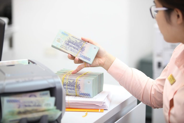 Thủ tướng yêu cầu hỗ trợ tín dụng, thuế vì dịch Covid-19 - Ảnh 1.