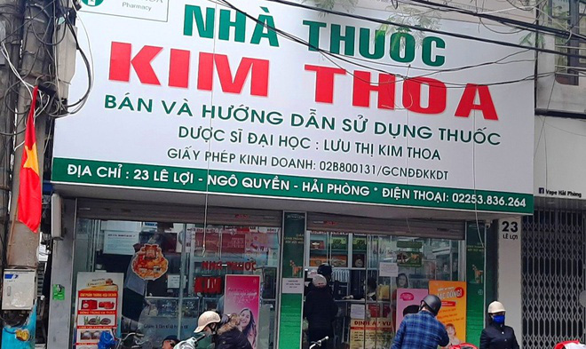 Phạt kịch khung nhà thuốc bán khẩu trang với giá gấp 16 lần - Ảnh 1. Phạt kịch khung nhà thuốc bán khẩu trang với giá gấp 16 lần - Ảnh 1.