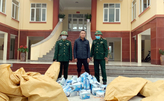 Trong nước lo thiếu khẩu trang, phát hiện chuyển lậu nửa triệu chiếc bán qua Trung Quốc kiếm lời - Ảnh 5. Trong nước lo thiếu khẩu trang, phát hiện chuyển lậu nửa triệu chiếc bán qua Trung Quốc kiếm lời - Ảnh 5.